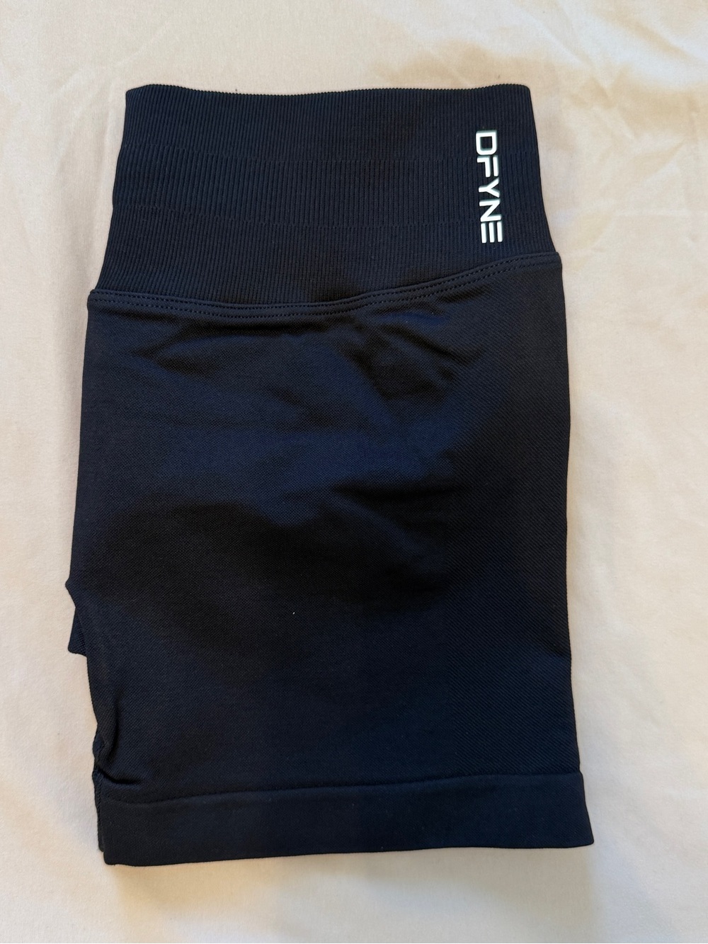 DFyne impact mid-low waist short size M